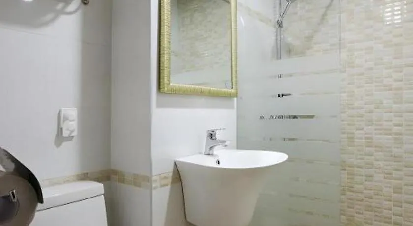 Ewha Hotel 제주 3*,